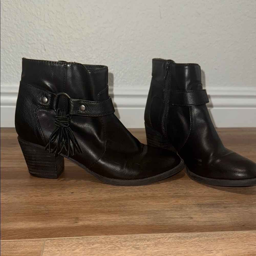 American Eagle Black Ankle Booties with Western Design